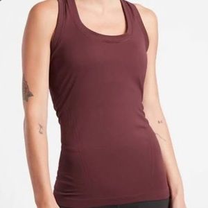 Athleta running top in burgundy